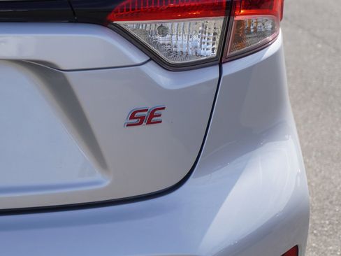 Used 2025 Toyota Corolla SE image 10