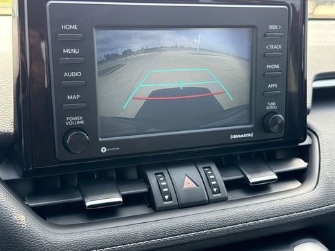 Used 2021 Toyota RAV4 XLE Premium image 25