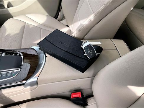 Certified 2022 Mercedes-Benz GLC 300 image 15