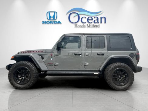 Used 2022 Jeep Wrangler Unlimited Rubicon w/ Dual Top Group AWD/4WD image 6