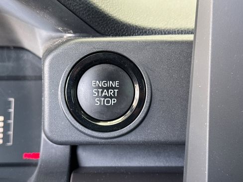 Certified 2024 Toyota Tacoma SR5 AWD/4WD image 20
