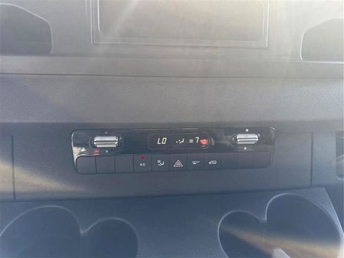 Used 2021 Mercedes-Benz Sprinter 2500 image 27