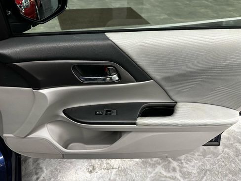 Used 2015 Honda Accord LX image 15