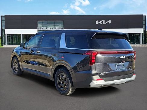 New 2026 Kia Carnival image 3