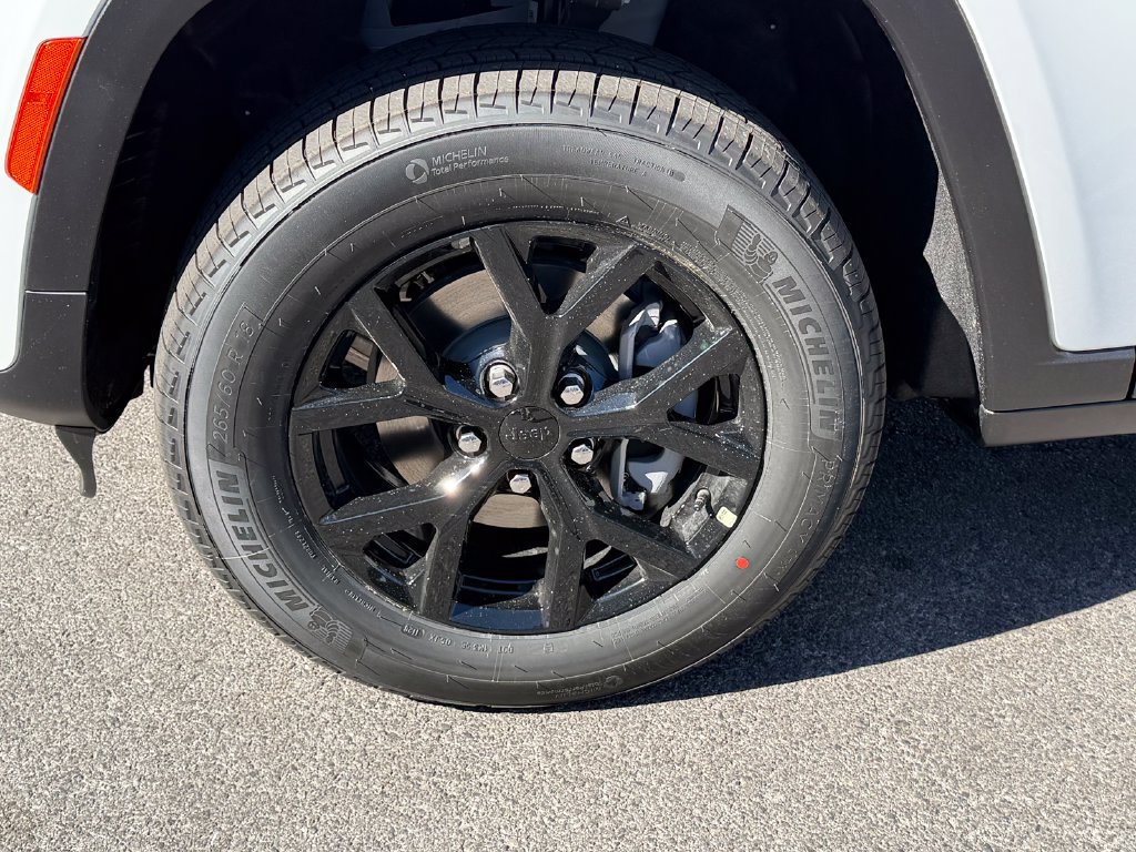 New 2026 Jeep Grand Cherokee Altitude RWD image 21
