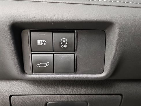 Used 2025 Toyota Highlander XLE AWD/4WD image 29