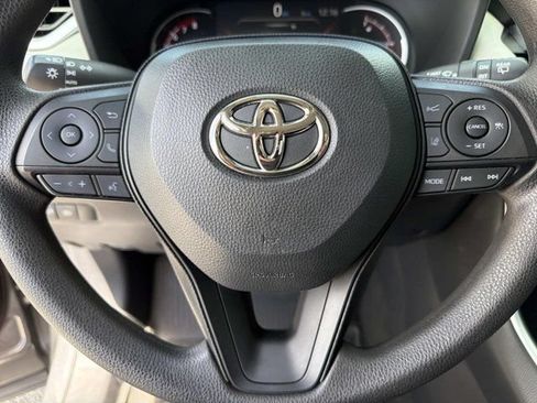 Used 2023 Toyota RAV4 XLE AWD/4WD image 24
