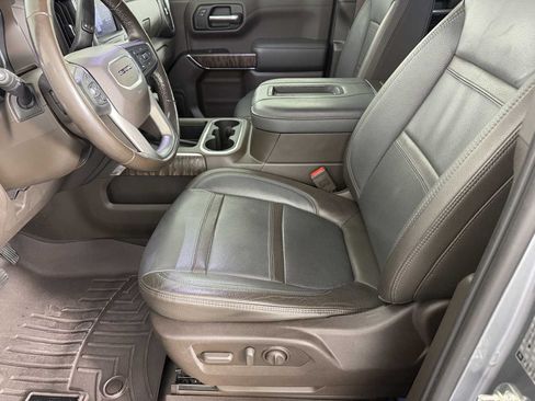 Used 2019 GMC Sierra 1500 Denali w/ Denali Ultimate Package AWD/4WD image 8