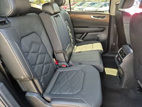 Used 2025 Volkswagen Atlas SE AWD/4WD image 31