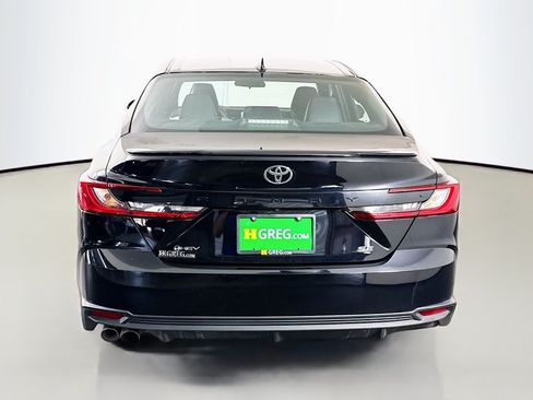 Used 2025 Toyota Camry SE FWD image 8