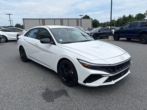Used 2026 Hyundai Elantra Sport FWD image 11