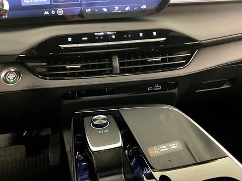 New 2026 Buick Enclave Sport Touring w/ Super Cruise Package image 7