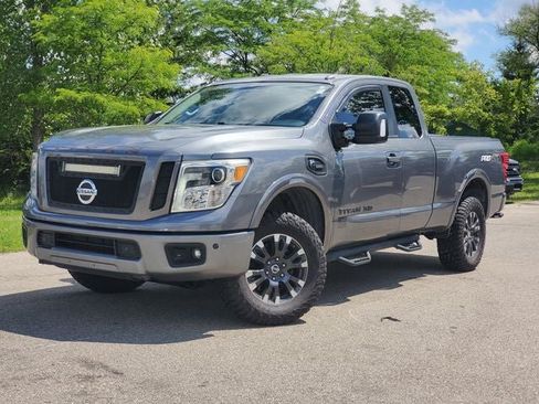 Used 2017 Nissan Titan PRO-4X w/ Pro-4x Convenience Package AWD/4WD image 1