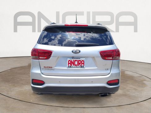 Used 2019 Kia Sorento S FWD image 12