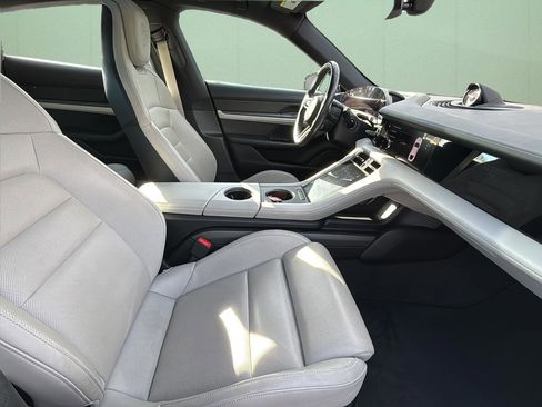 Used 2021 Porsche Taycan 4S image 40