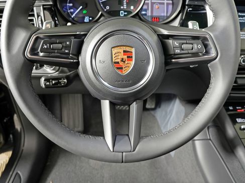 New 2026 Porsche Macan image 22