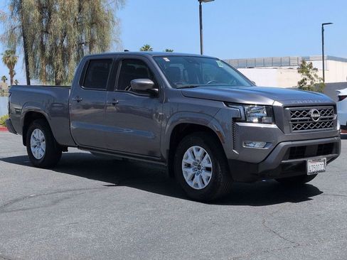 Used 2024 Nissan Frontier SV RWD image 6