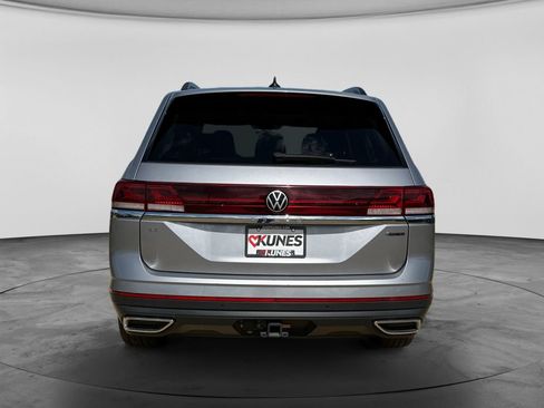 Used 2025 Volkswagen Atlas SE AWD/4WD image 8