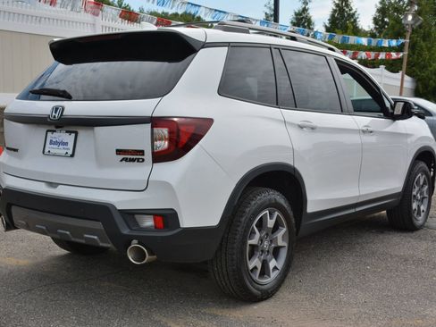 Used 2023 Honda Pilot TrailSport image 4