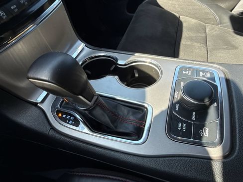 Used 2021 Jeep Grand Cherokee Trailhawk AWD/4WD image 29