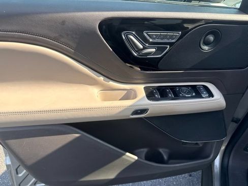 Used 2023 Lincoln Aviator Reserve w/ Equipment Group 201A AWD/4WD image 25