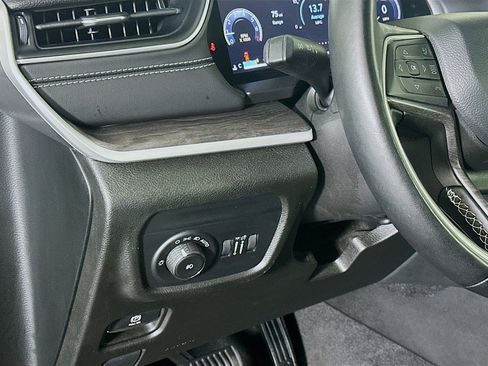 Used 2022 Jeep Grand Cherokee L Limited RWD image 17