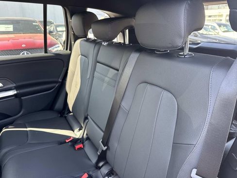 New 2026 Mercedes-Benz GLB 250 image 6