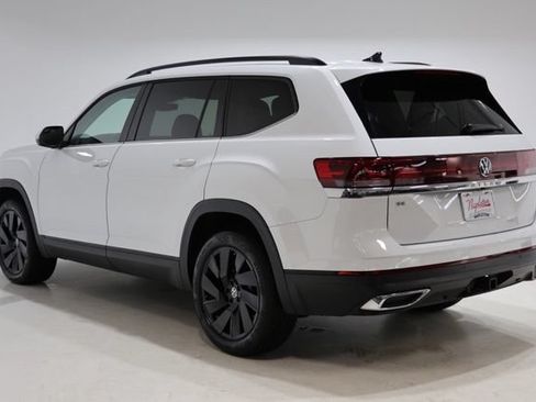 Used 2025 Volkswagen Atlas SE FWD image 6