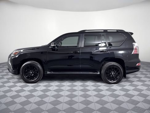 Used 2023 Lexus GX 460 w/ Black Line Special Edition AWD/4WD image 2