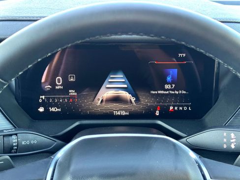 Used 2025 GMC Acadia Elevation image 27