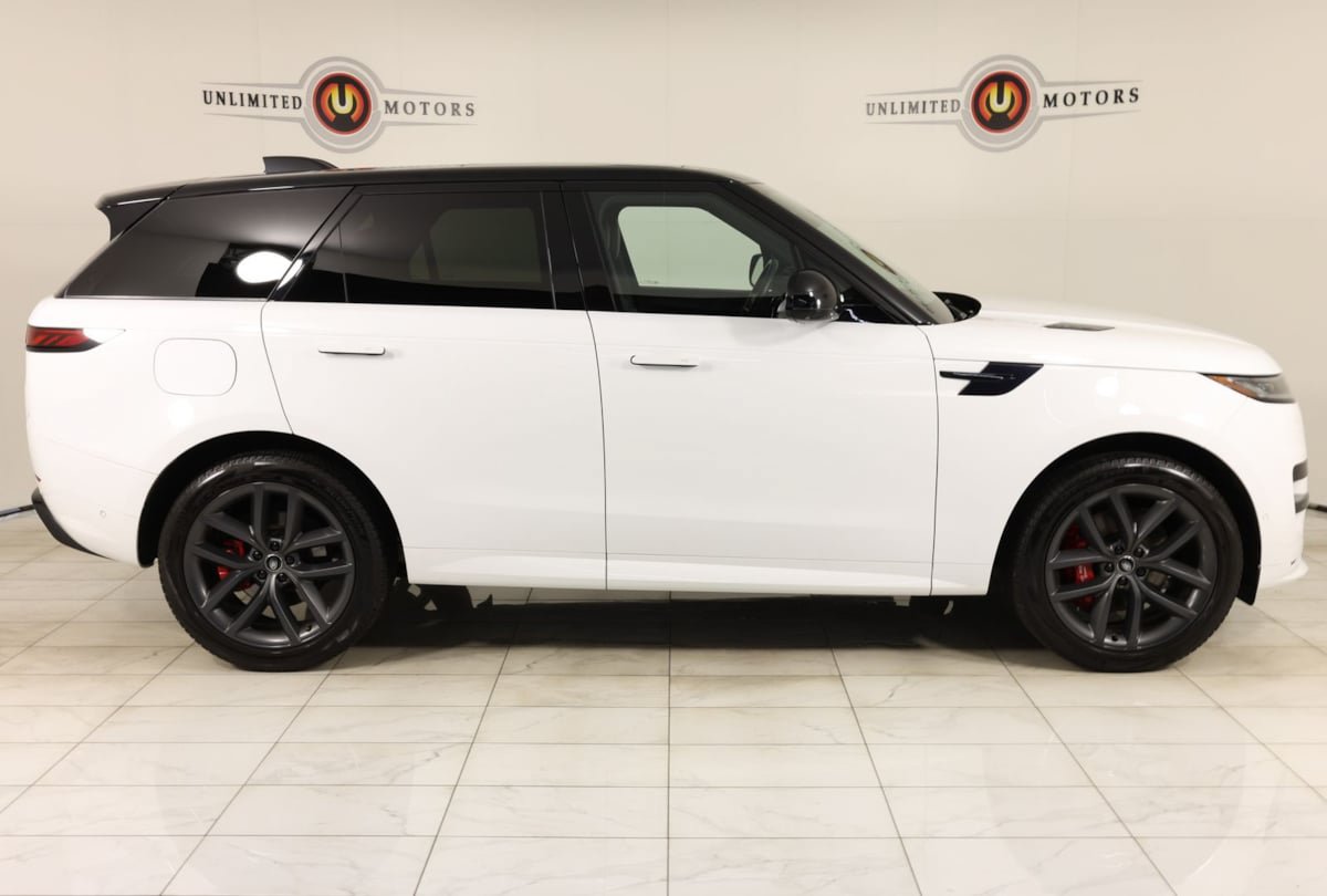 Used 2024 Land Rover Range Rover Sport Dynamic SE AWD/4WD image 2
