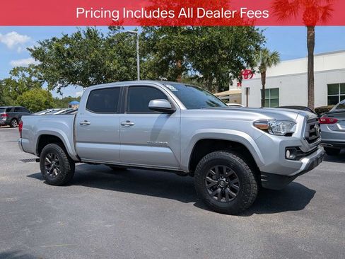 Certified 2022 Toyota Tacoma SR5 AWD/4WD image 2