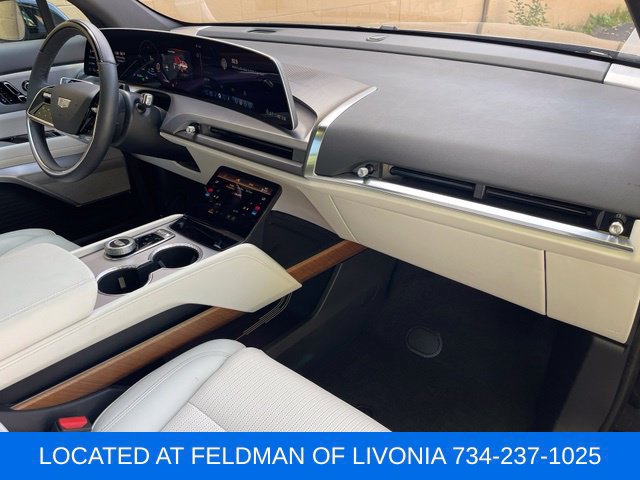 Used 2026 Cadillac Vistiq Sport w/ LPO, Floor Liner Package AWD/4WD image 32