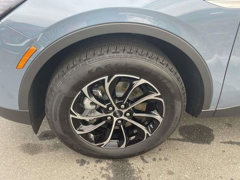 New 2026 Lincoln Nautilus Premier image 6