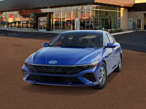 Certified 2025 Hyundai Elantra SE image 6