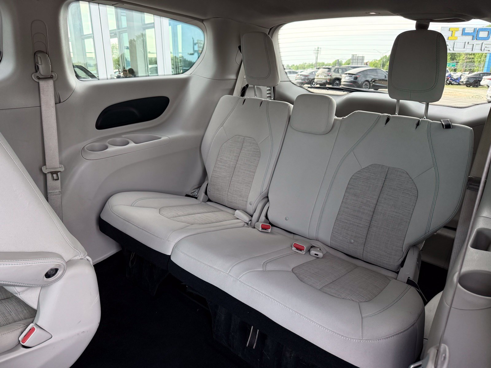 Used 2018 Chrysler Pacifica Touring Plus FWD image 19