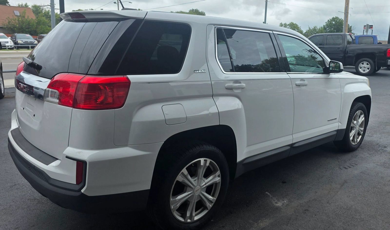 Used 2017 GMC Terrain SLE FWD image 6