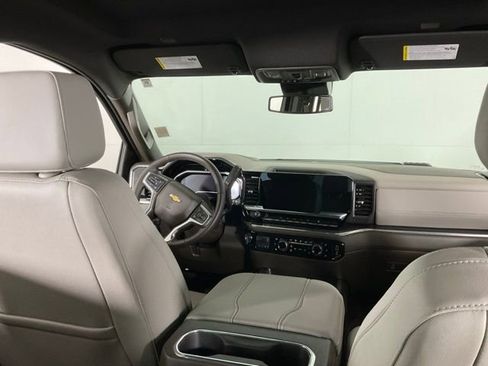 Used 2025 Chevrolet Silverado 2500 LTZ w/ LTZ Convenience Package image 16