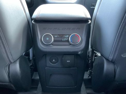 Used 2025 Ford Explorer Active w/ Active Comfort Package RWD image 26