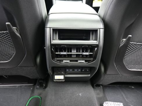 New 2026 Jeep Grand Cherokee Limited w/ Limited Altitude Package RWD image 31