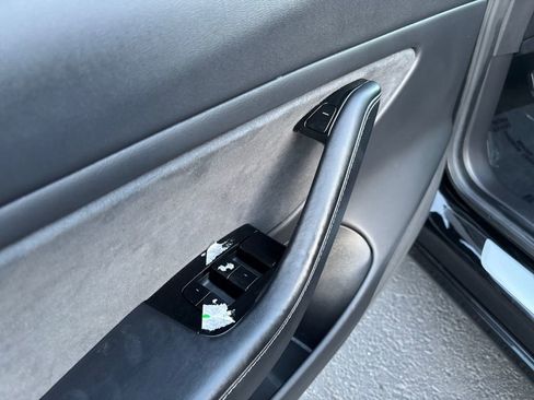 Used 2019 Tesla Model 3 image 22