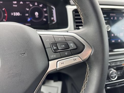 Certified 2022 Volkswagen Atlas Cross Sport SE AWD/4WD image 17