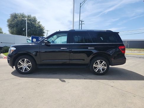 Used 2024 Ford Expedition Limited image 4