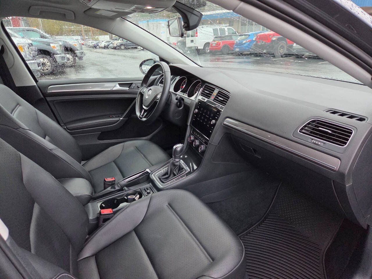 Used 2018 Volkswagen Golf Alltrack SE AWD/4WD image 16