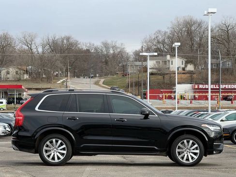 Used 2018 Volvo XC90 T6 Momentum w/ Convenience Package image 6