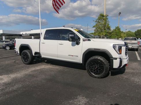 Used 2024 GMC Sierra 2500 AT4 w/ Technology Package AWD/4WD image 12