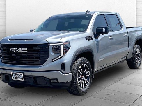 Used 2024 GMC Sierra 1500 Elevation w/ Elevation Premium Package AWD/4WD image 11