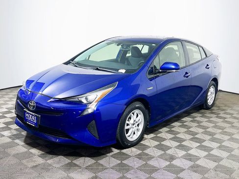 Used 2016 Toyota Prius Three image 3