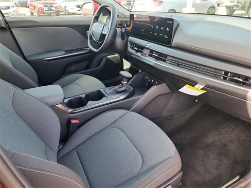 New 2025 Kia K4 LXS image 15