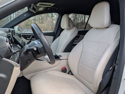 Used 2024 Mercedes-Benz GLC 300 4MATIC image 14